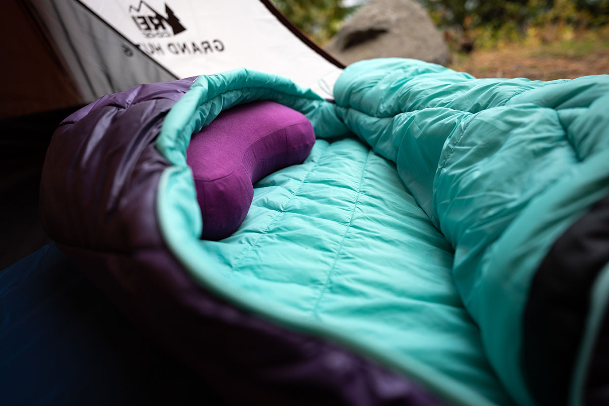 Backpacking pillow (Sea to Summit Aeros Premium inside sleeping bag)